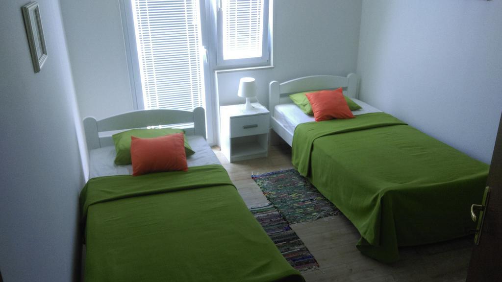 Holiday Home Rudelic Lukovo Šugarje Eksteriør billede