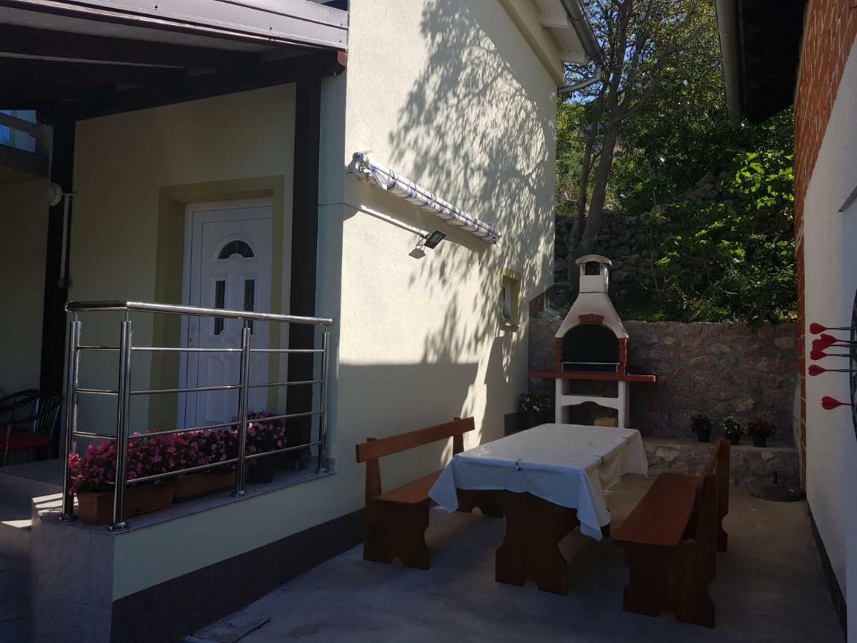 Holiday Home Rudelic Lukovo Šugarje Eksteriør billede